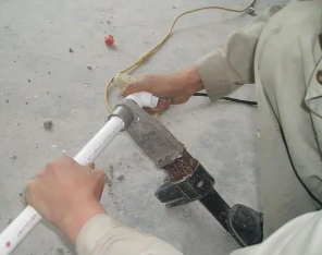定结漏水维修电话
